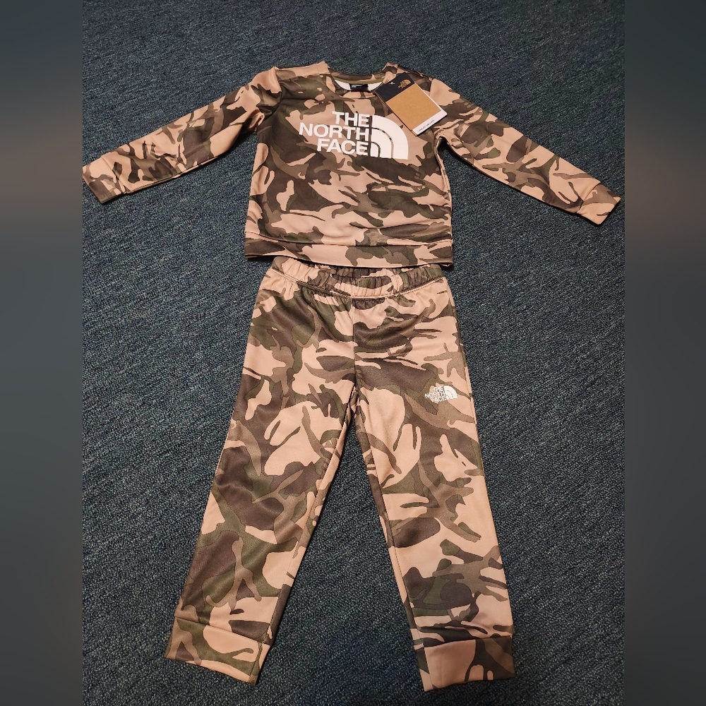 Boys The North Face Camouflage Set